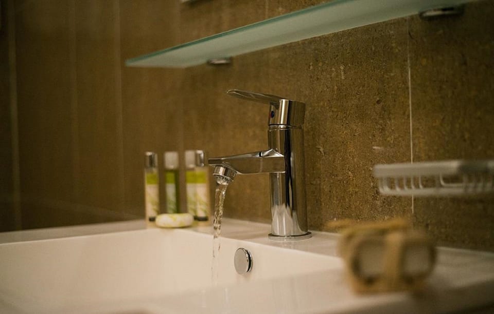 Deep soaking tub, free toiletries, hair dryer