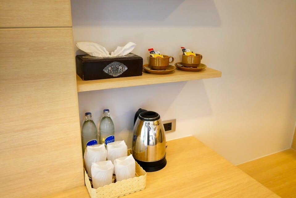 Minibar, in-room safe, desk, iron/ironing board