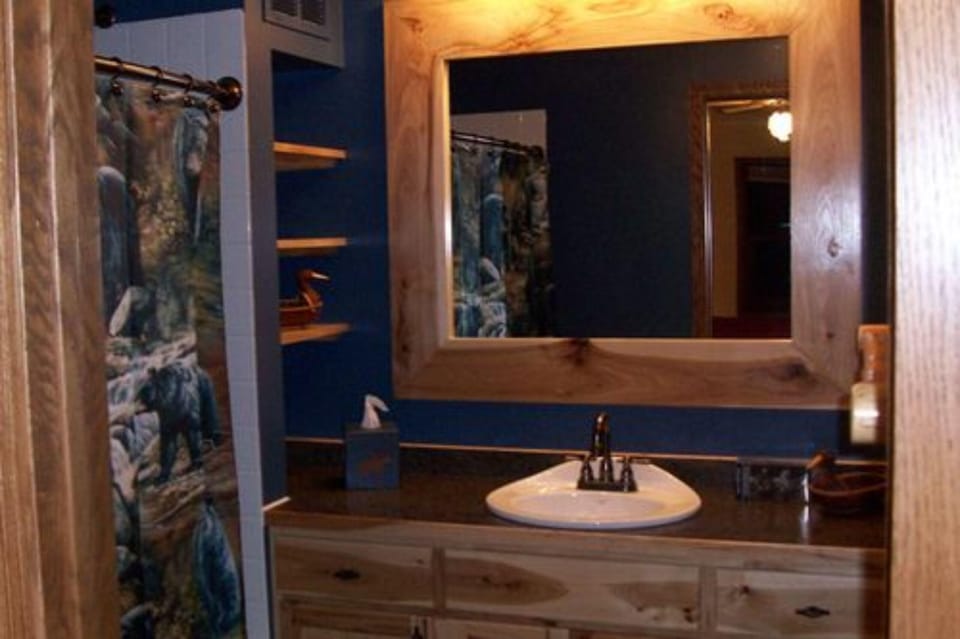 Deluxe Double Room, Ensuite (Back Woods Suite) | Bathroom | Free toiletries, hair dryer, bathrobes, towels