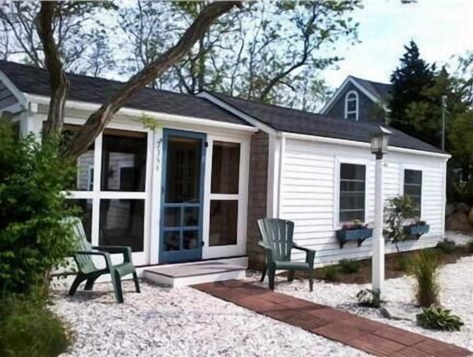 Relax in the afternoon when the sun swings to the front of the house