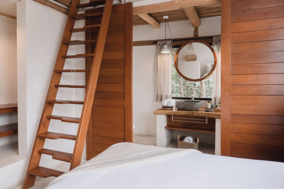 Bedroom 3: Full bathroom. 