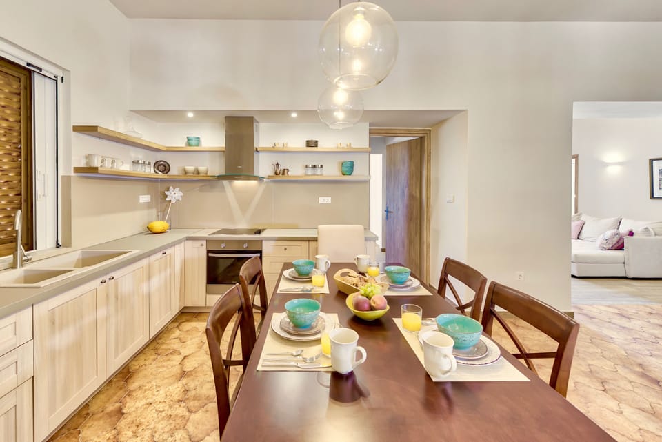 Fully equipped kitchen