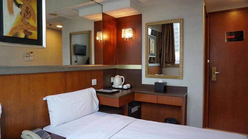 Pillowtop beds, in-room safe, desk, iron/ironing board (on request)