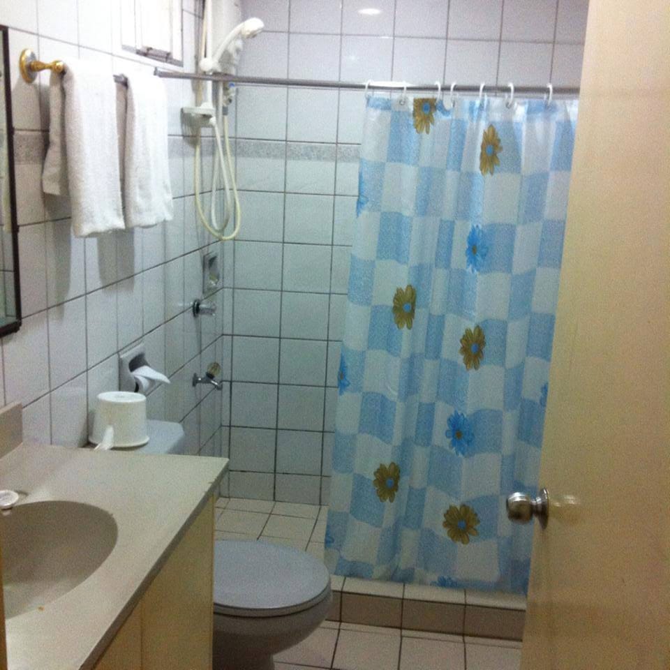 Shower, free toiletries, towels