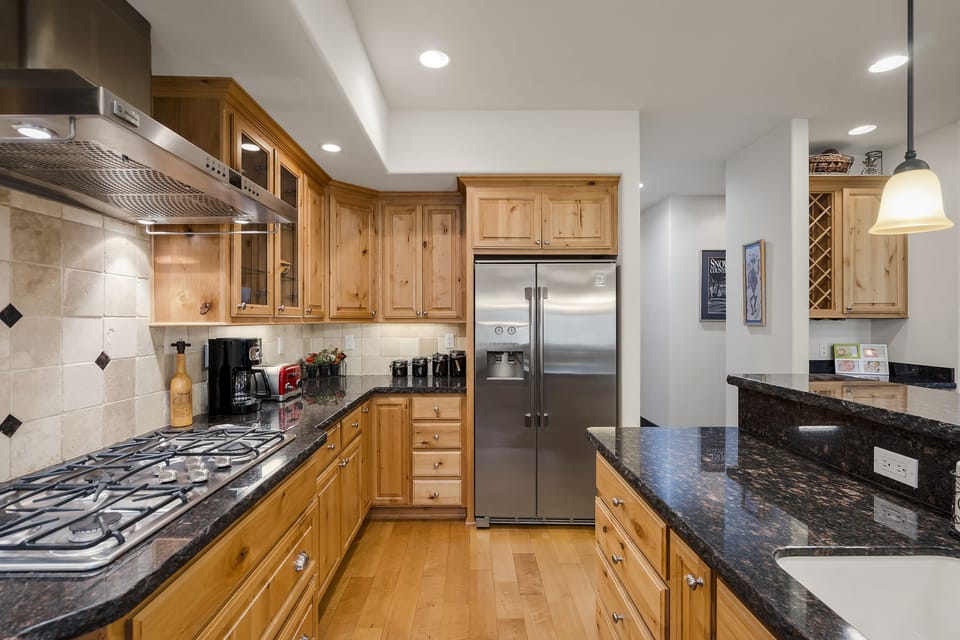 Kitchen: Pinyon Creek Upscale Vacation Retreat