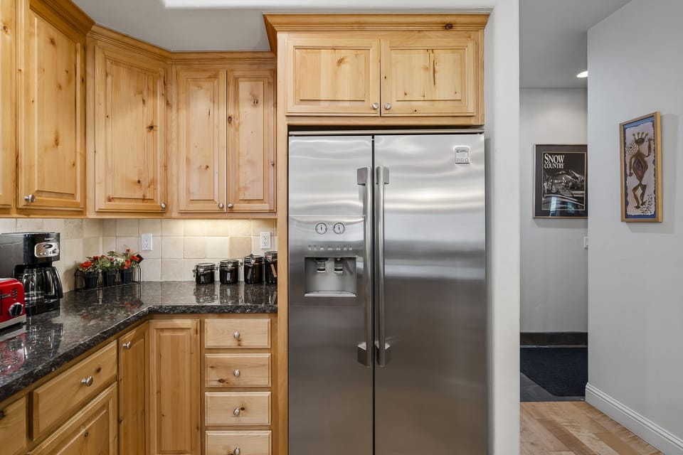 Kitchen: Pinyon Creek Upscale Vacation Retreat