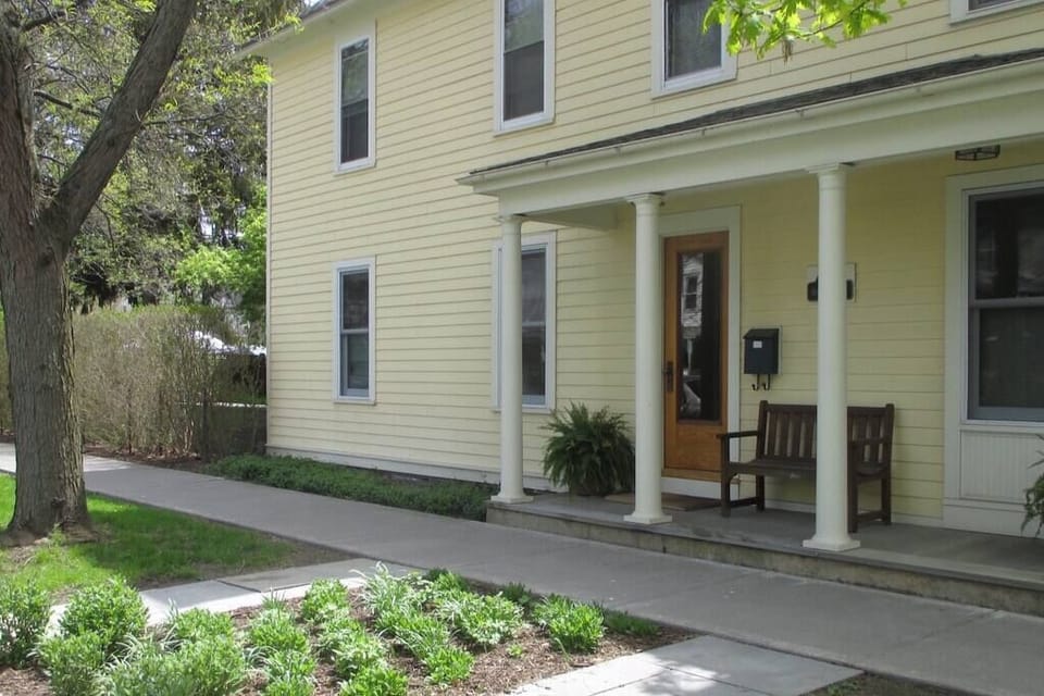 Urban front porch