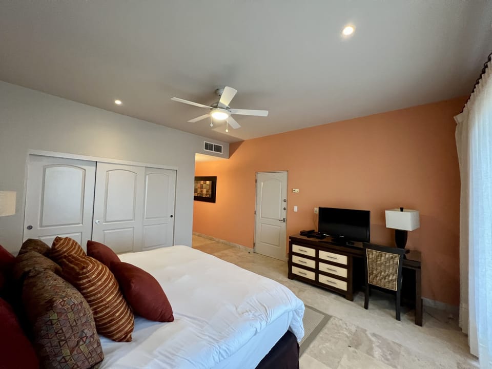 Guest bedroom
