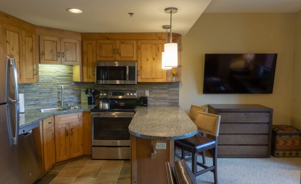 Studio | Private kitchen | Fridge, microwave, oven, dishwasher