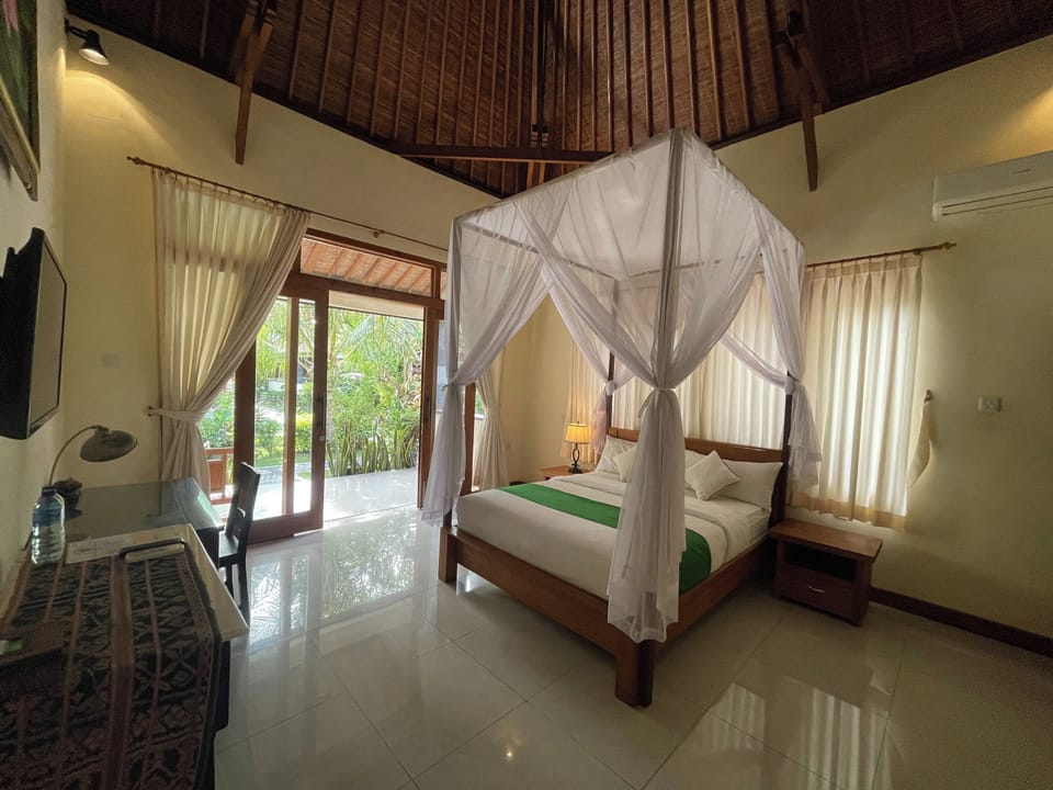 Superior Double Room, Pool View | In-room safe, desk, blackout drapes, iron/ironing board
