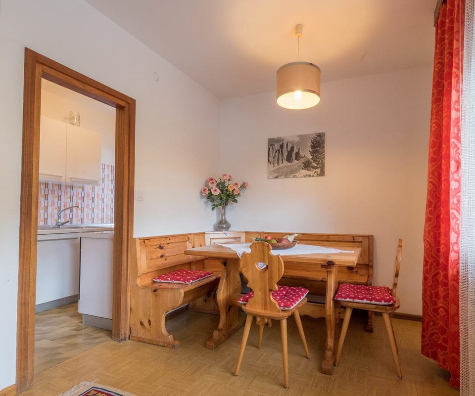 Apartment, 2 Bedrooms | In-room dining