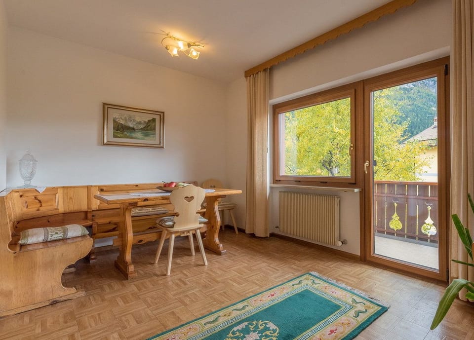 Apartment, 2 Bedrooms | In-room dining