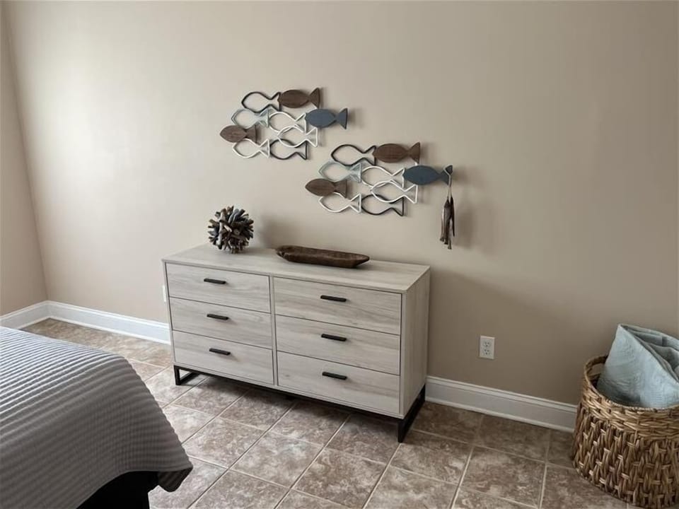 Roadside - Guest Bedroom
