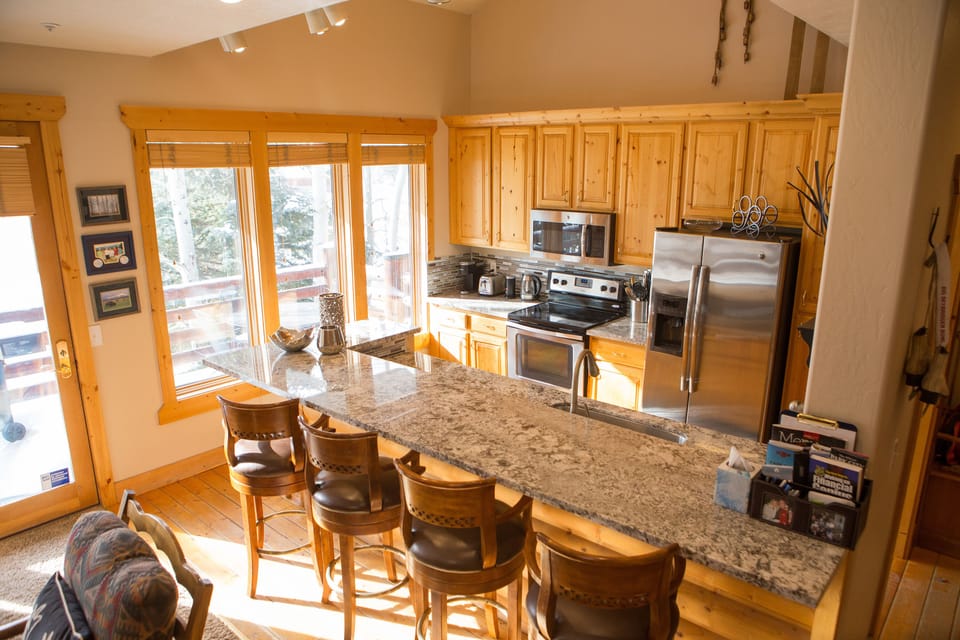 Fully equipped kitchen.
