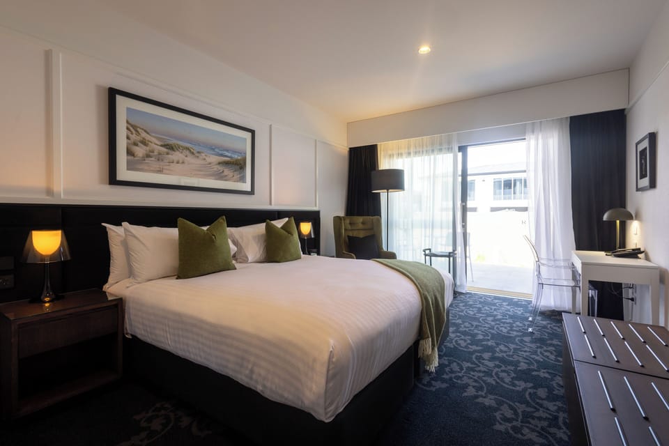 Premium Room | Premium bedding, down comforters, minibar, in-room safe