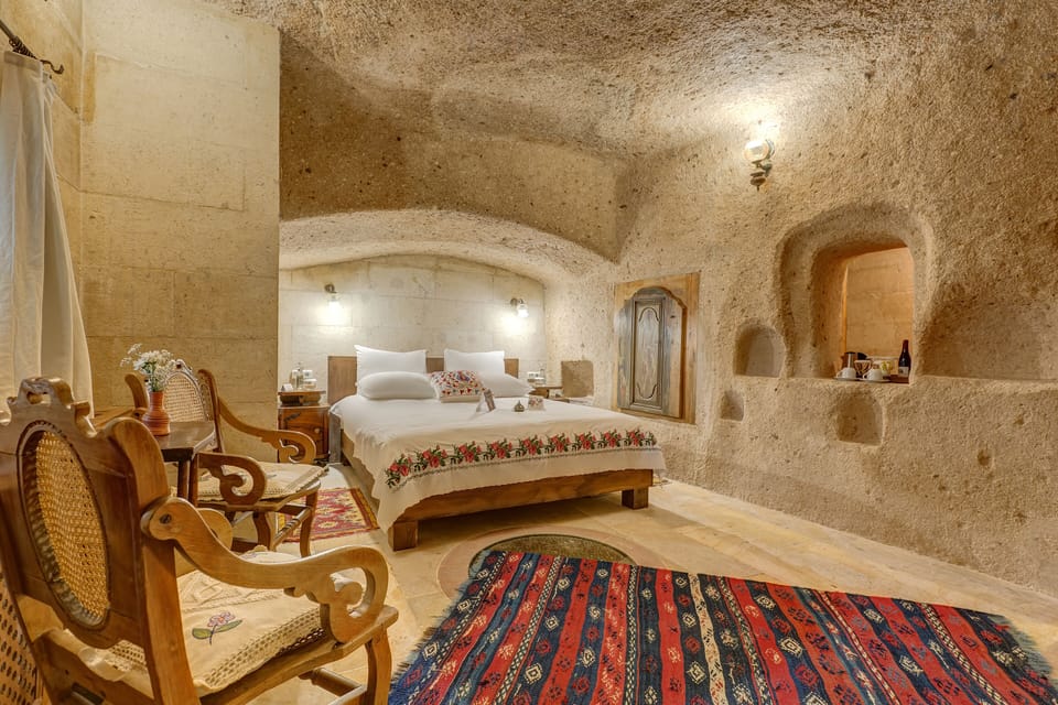 Junior Cave Suite with Fireplace | Premium bedding, minibar, in-room safe, individually decorated