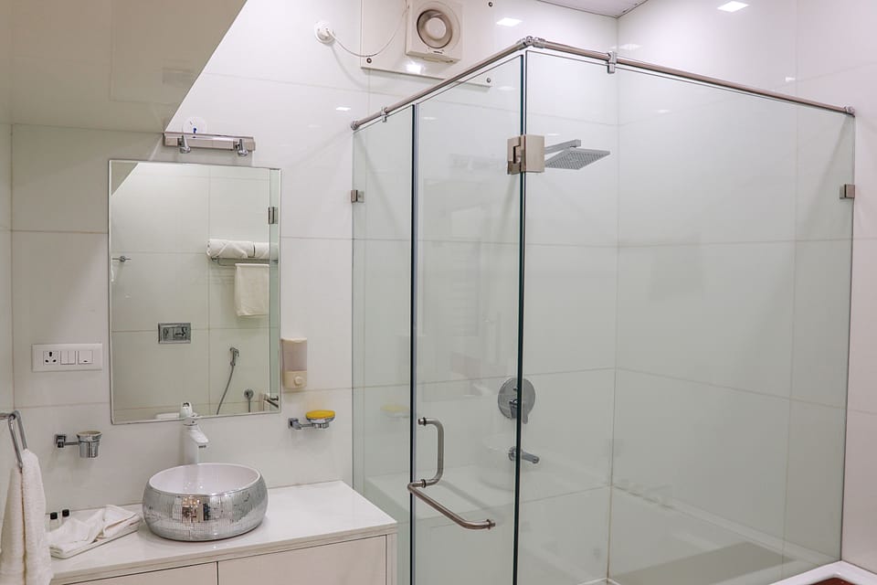 Luxury Suite | Jetted tub