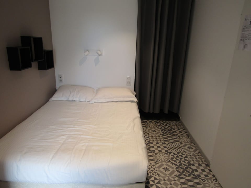 City Triple Room | Soundproofing, iron/ironing board, free WiFi, bed sheets