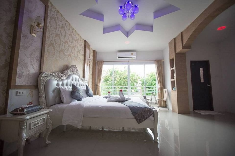 Deluxe Room, 1 Bedroom, Non Smoking, Garden View | WiFi (free)