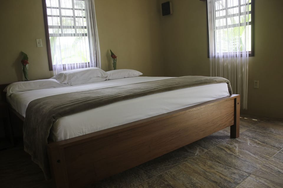 Family Double Room, Multiple Beds, Non Smoking | WiFi (free), bed sheets