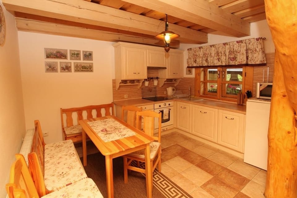 Chalet | Private kitchen | Coffee/tea maker, fridge, microwave, oven