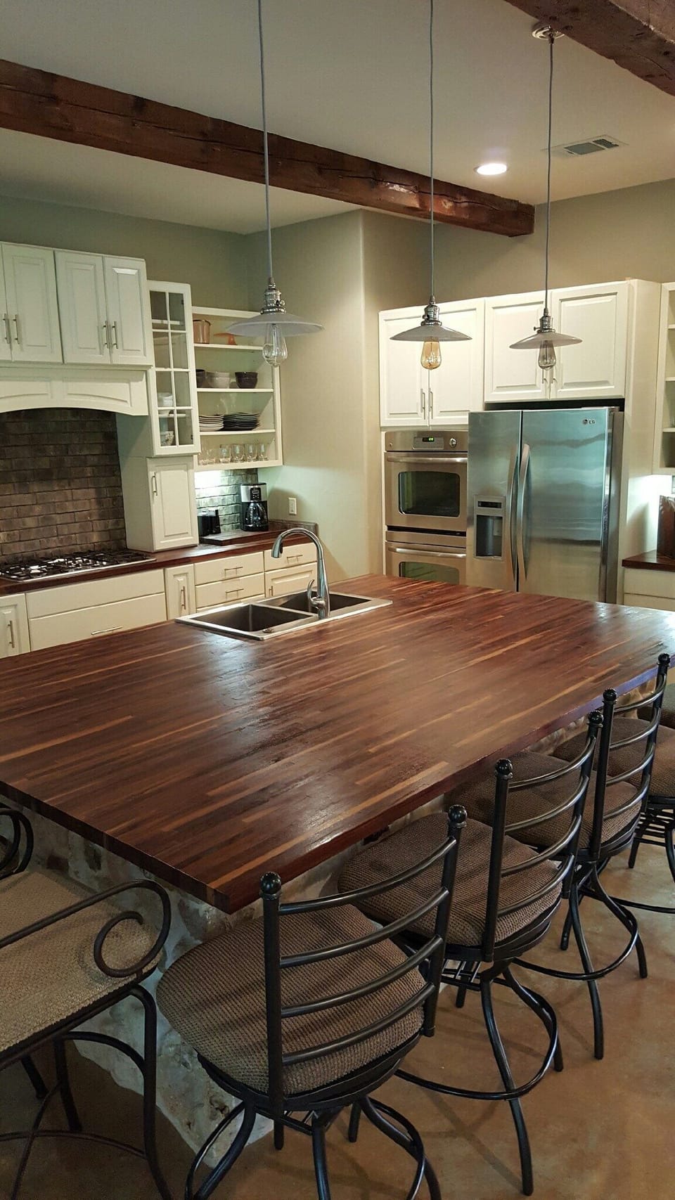 Another view of kitchen