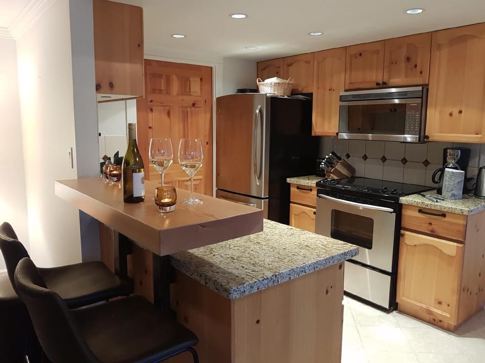 bar Kitchen