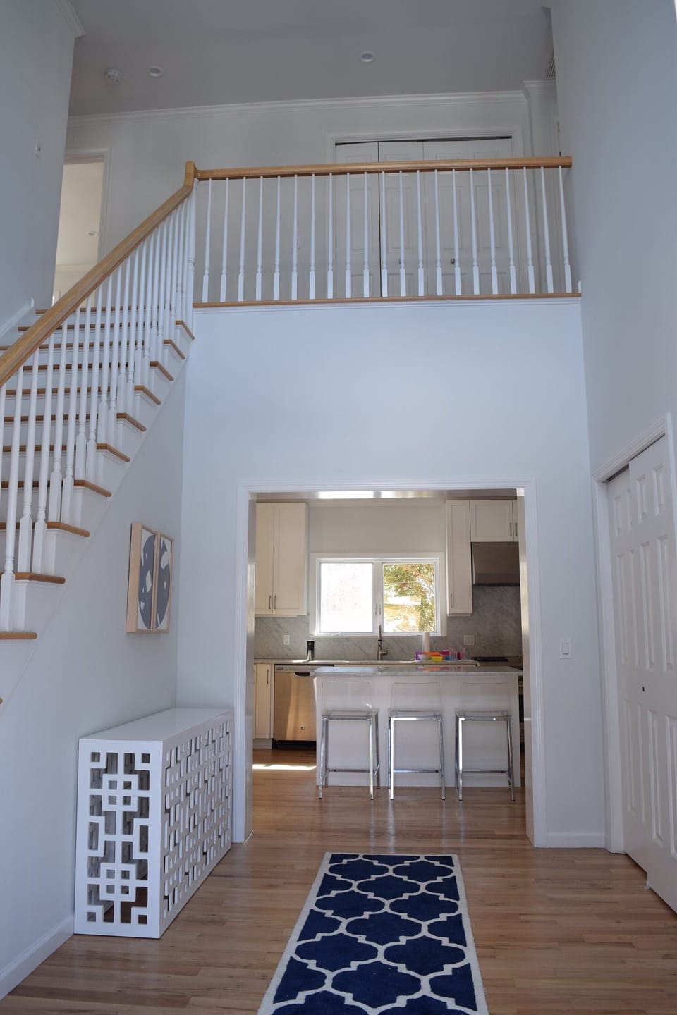 Front entry leads to kitchen and stairway
