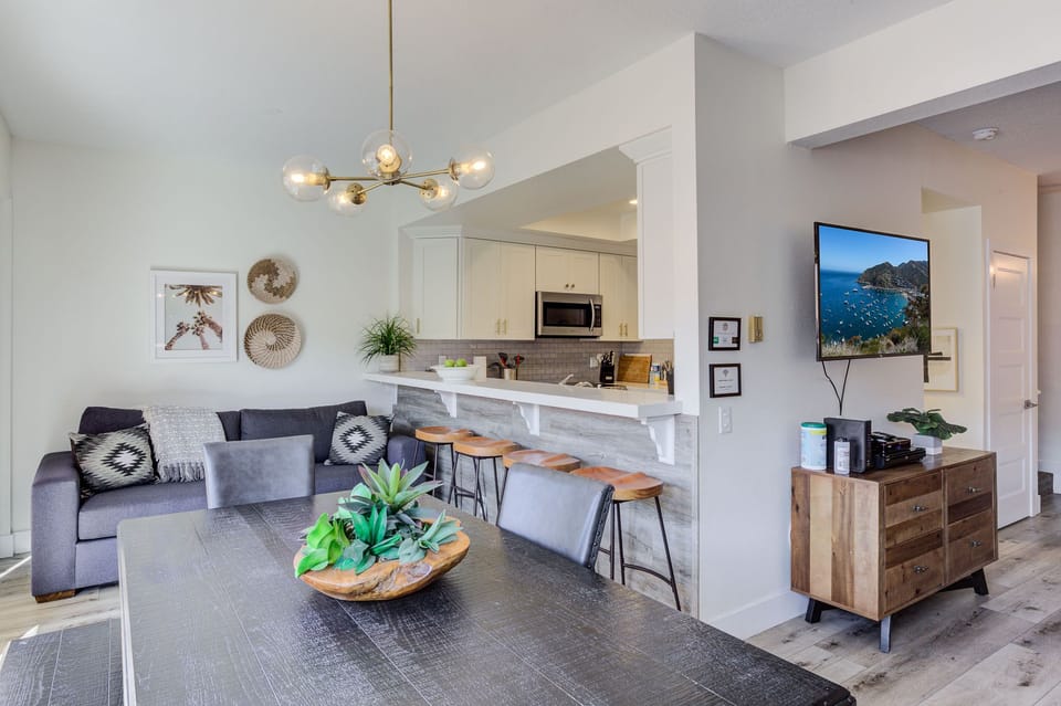 Living and Dining Area