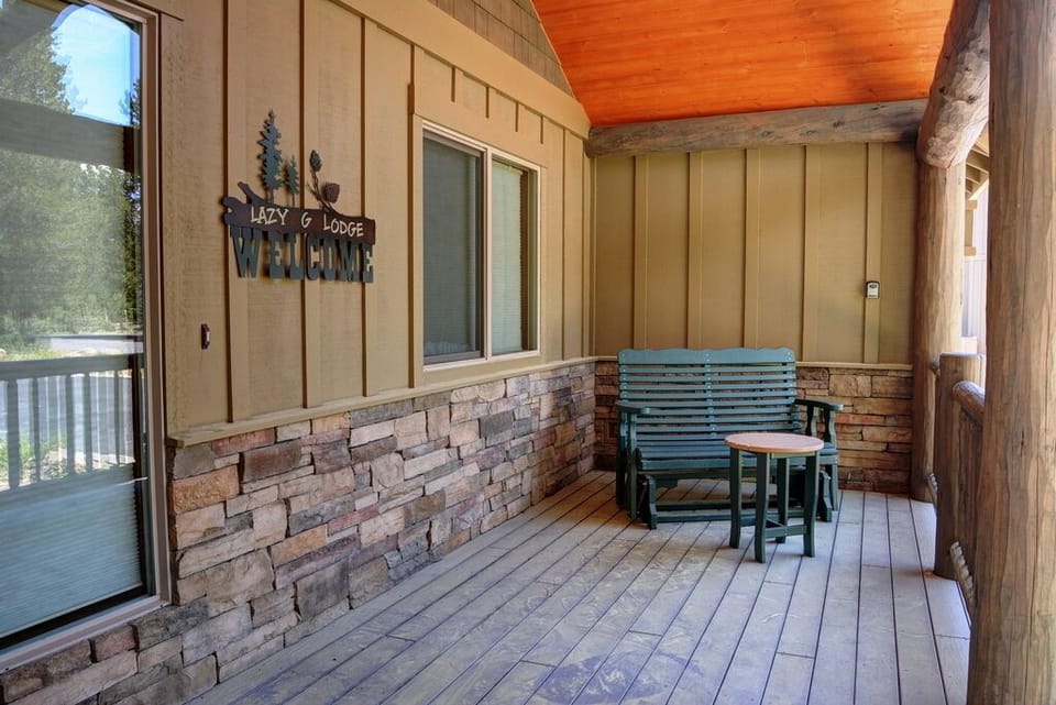 Welcome to the luxurious Lazy G Lodge vacation home!