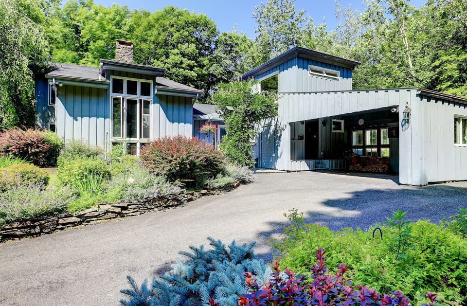 Our home front in Spring bloom. 