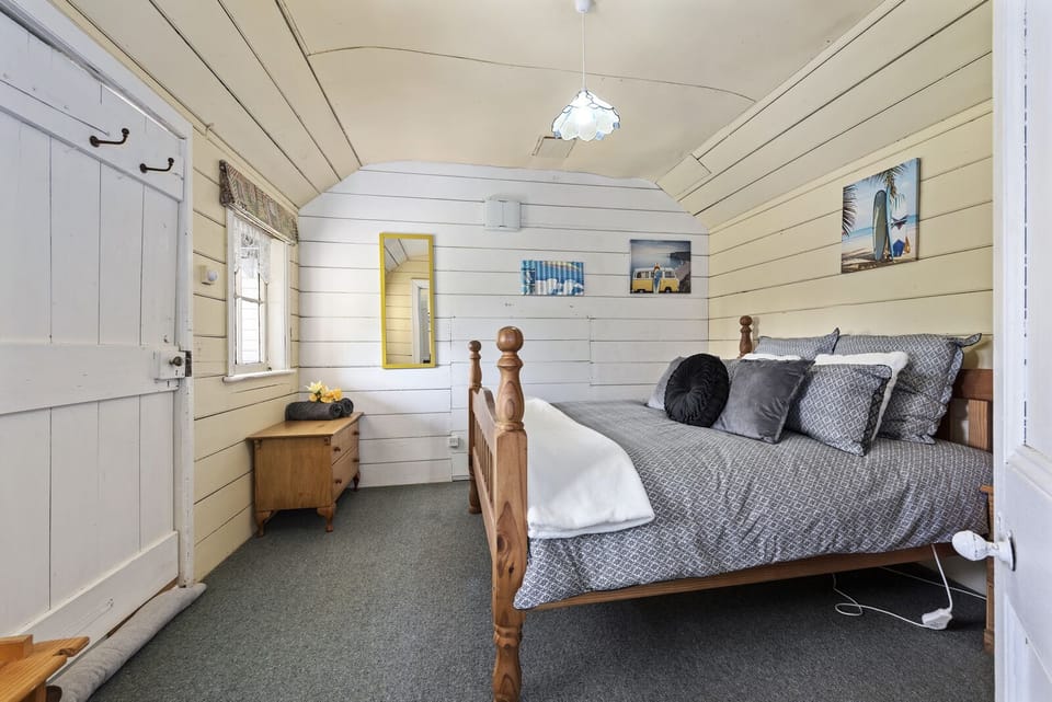 Queen Bedroom