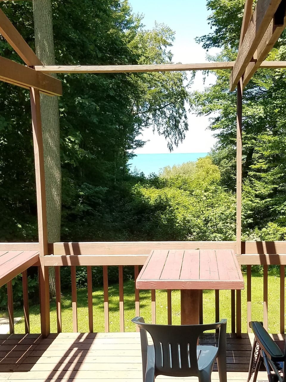 Large deck overlooking beautiful Lake Erie