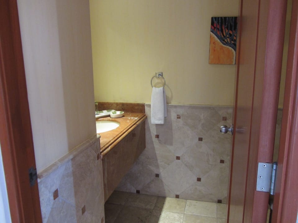 2nd Full Bathroom with shower