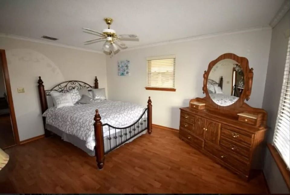 Master bedroom with queen bed.