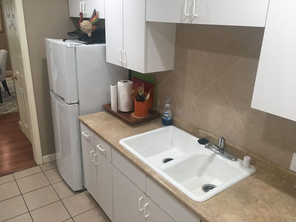 Kitchen completely furnished and with washer and dryer