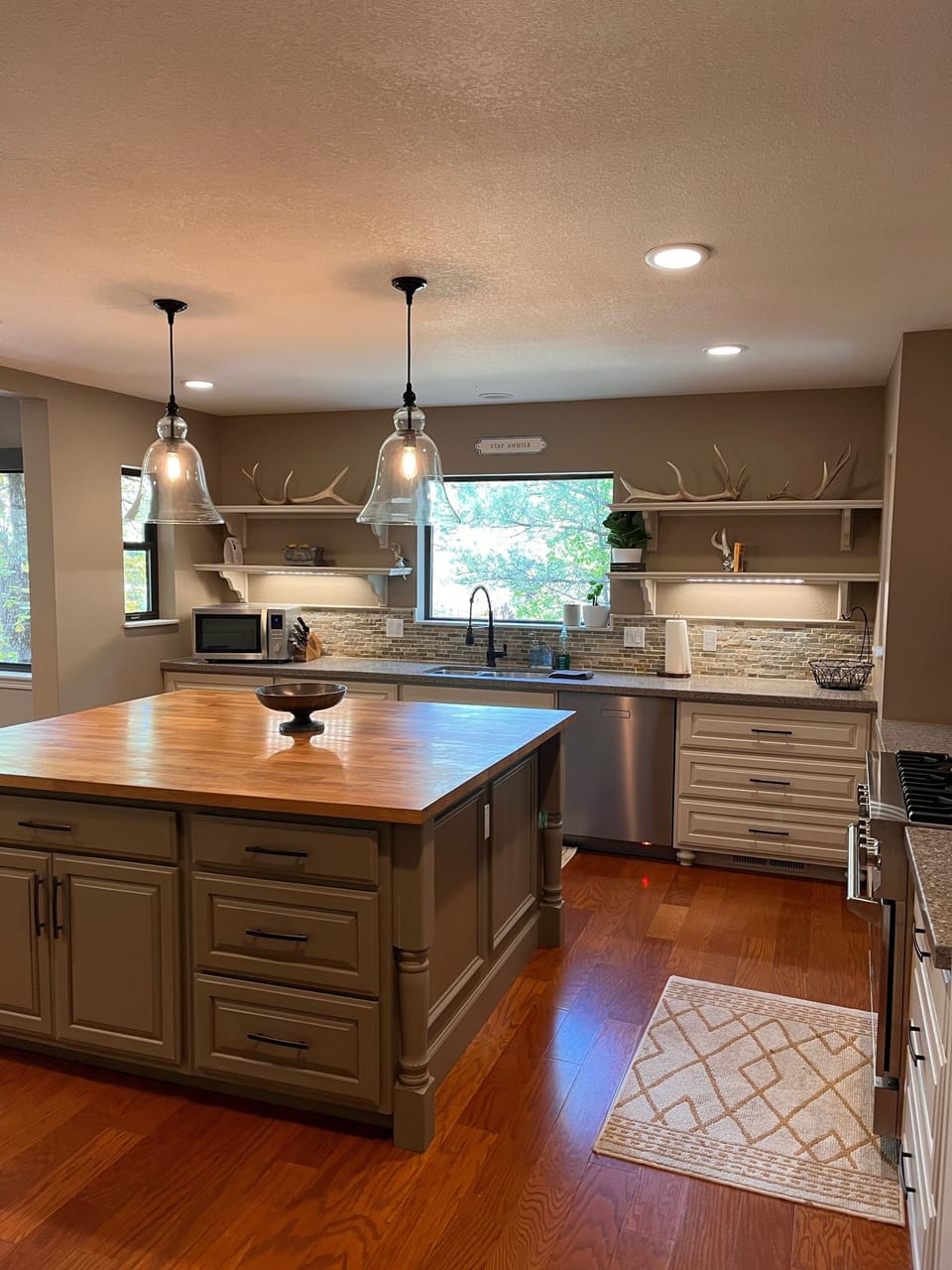 Huge beautiful kitchen
