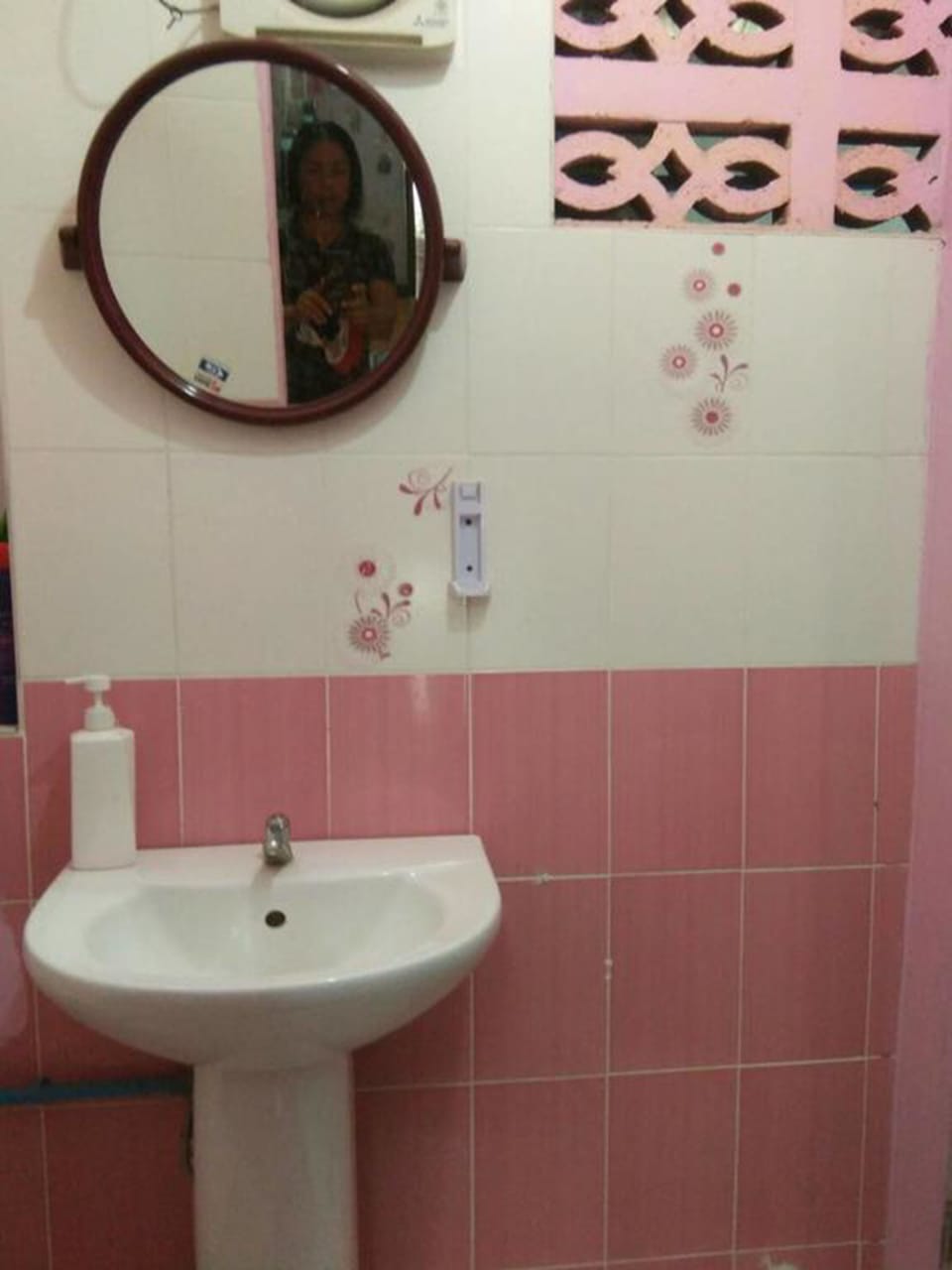 Mixed Dormitory Room | Bathroom sink