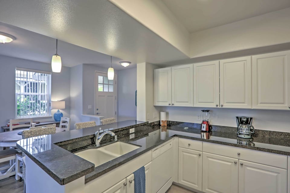 Kitchen with everything!