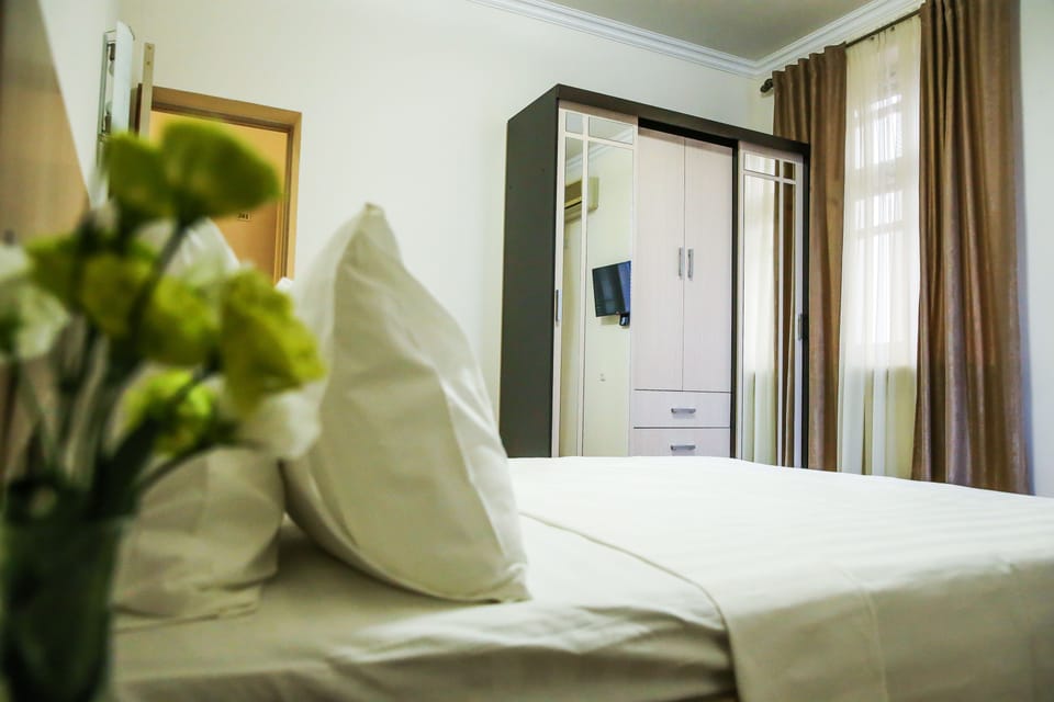 Family Apartment | Premium bedding, minibar, desk, soundproofing