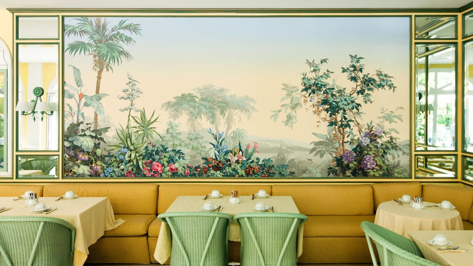 Cocktail bar, garden views, open daily
