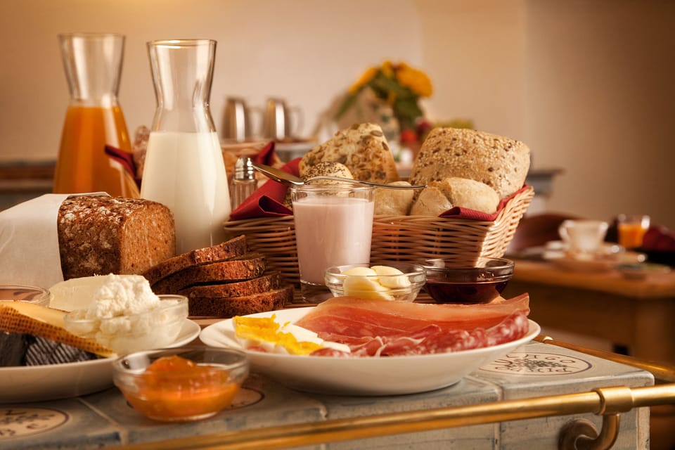 Free daily cooked-to-order breakfast