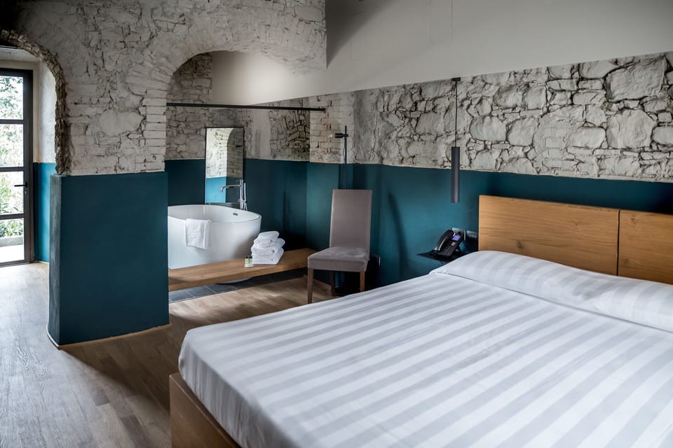 Double Room | Minibar, desk, soundproofing, free WiFi