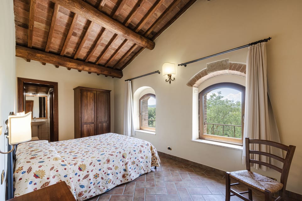 Panoramic Apartment, 2 Bedrooms, Valley View | Cribs/infant beds, bed sheets