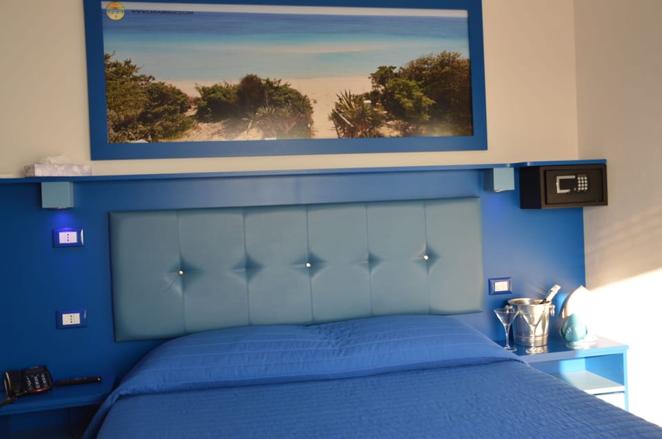 Minibar, in-room safe, free WiFi, bed sheets