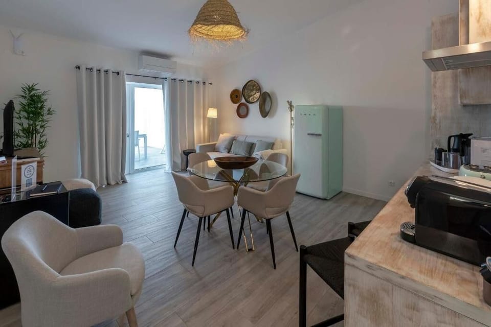 Deluxe Villa | Living area | Flat-screen TV, fireplace
