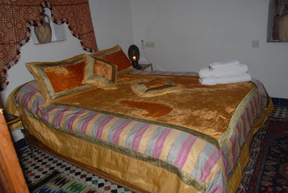 Double Room, 1 Double Bed (Merzouga) | Blackout drapes, iron/ironing board (on request), WiFi (free)