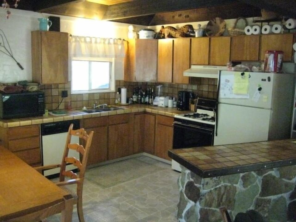 Kitchen with everything you need to cook