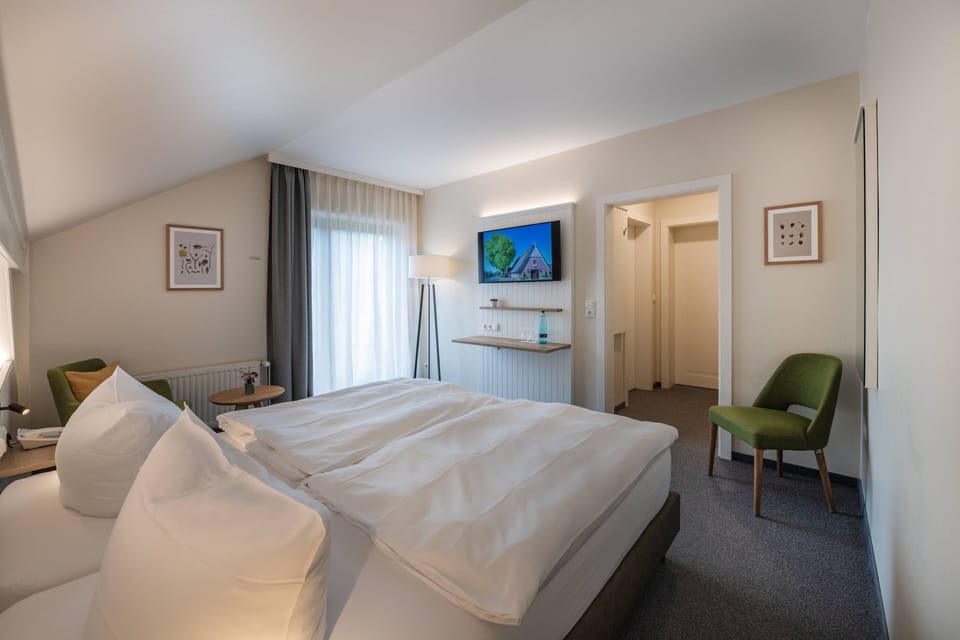 Desk, blackout drapes, free WiFi, bed sheets