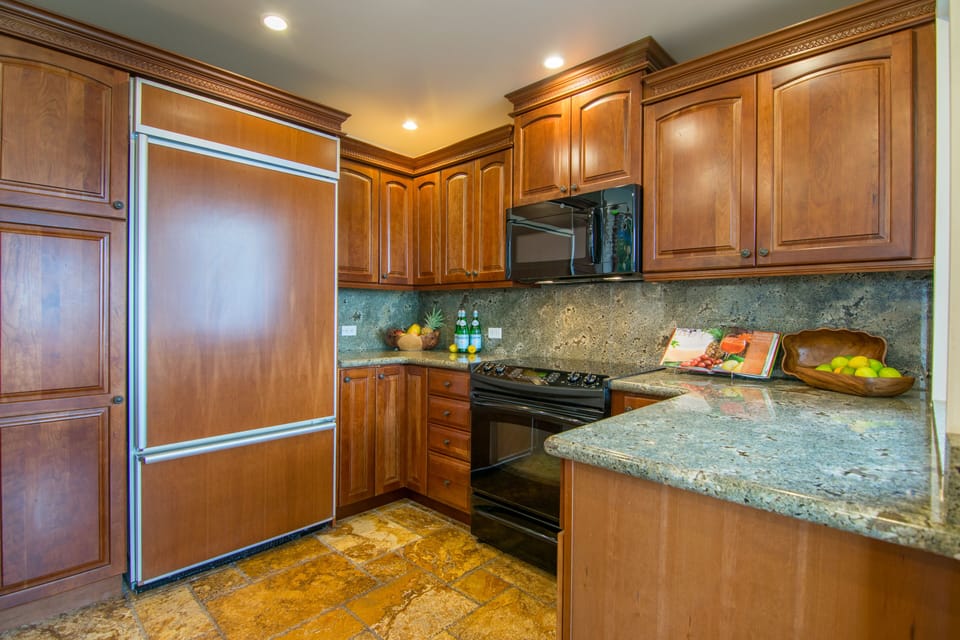 The kitchen is very complete and equipped for cooking a full meal. 
